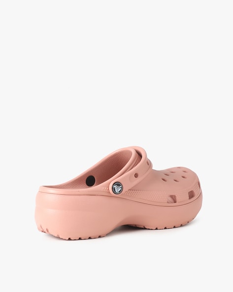 Peach store colored crocs