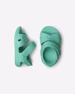 crocs Textured Strappy Sandals with Velcro Fastening-picture-13