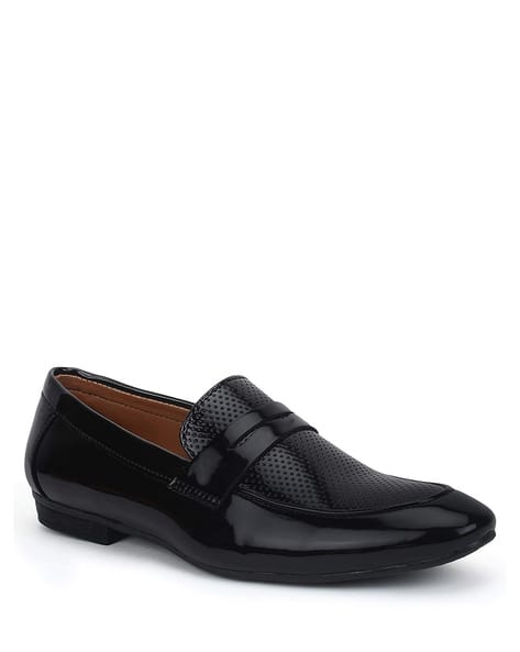 Loafers with Self Design Detail