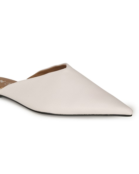 White best sale pointed mule