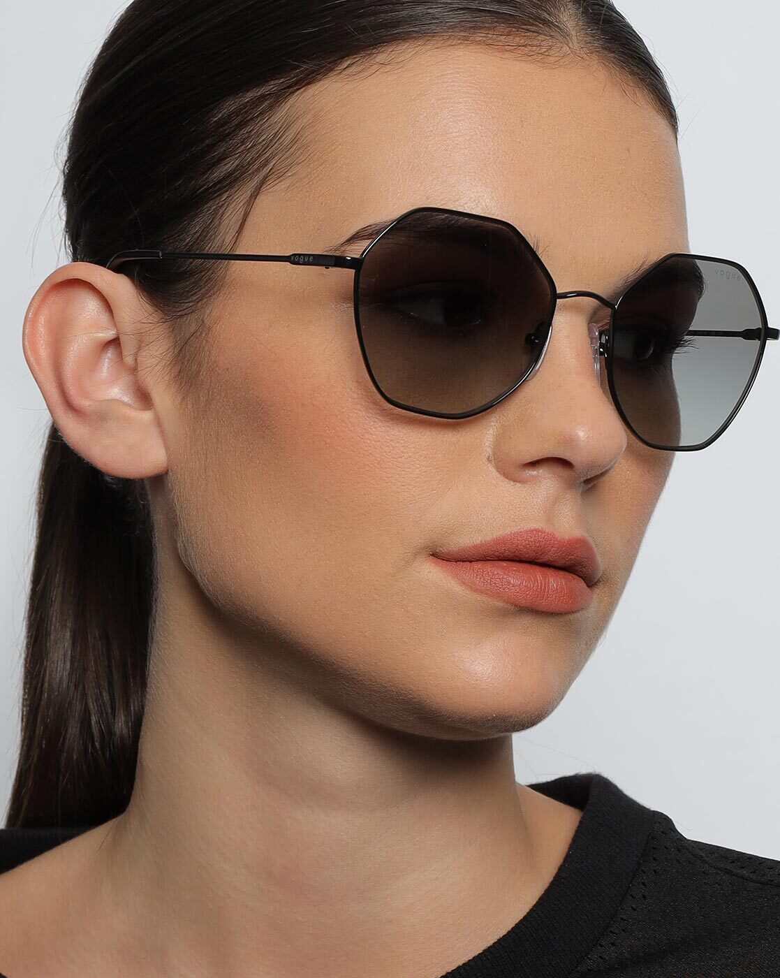 Vogue best sale black sunglasses