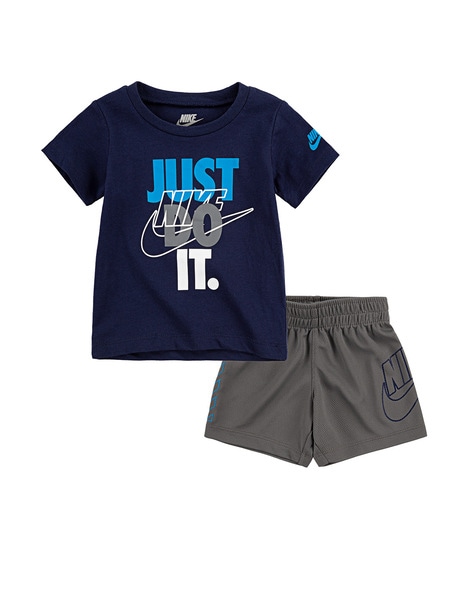 t shirt and shorts set nike