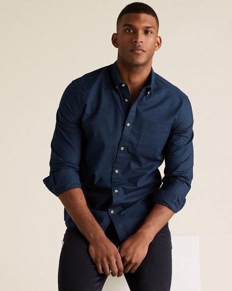 Navy blue button down hotsell shirt outfit