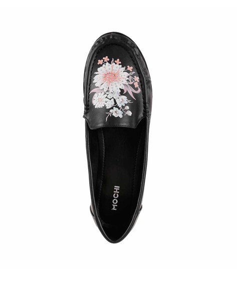 Buy Black Flat Shoes for Women by Mochi Online