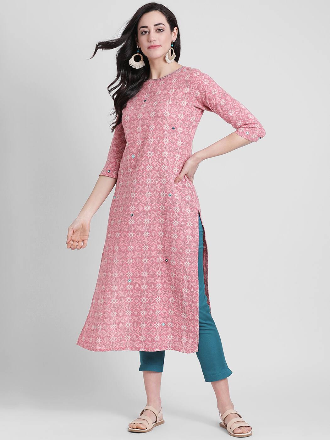 azira kurti