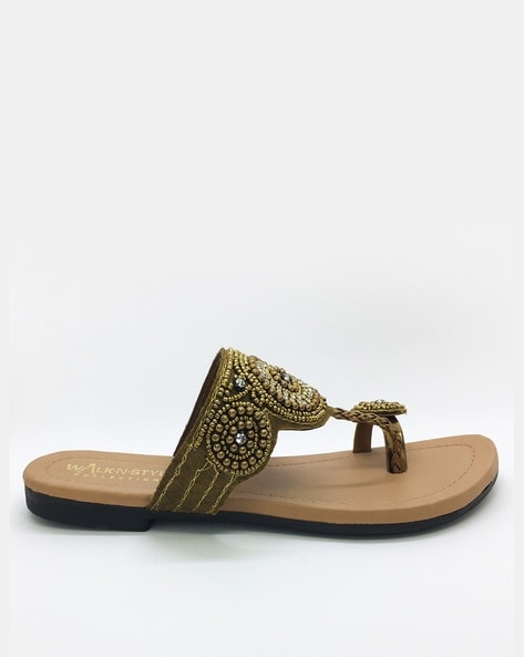 WALKAROO Women Maroon Sandals - Buy WALKAROO Women Maroon Sandals Online at  Best Price - Shop Online for Footwears in India | Flipkart.com