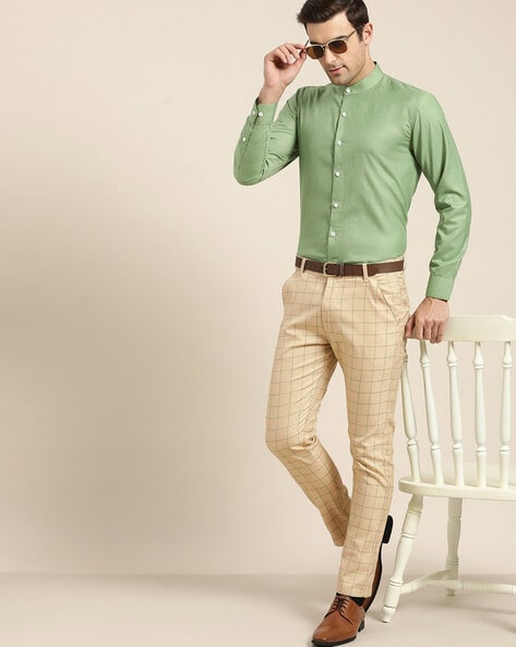 21 Beige Pants Outfits What to Wear with Beige Pants