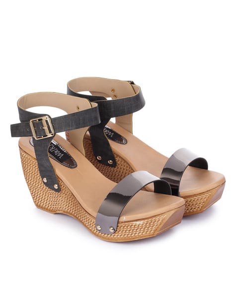Wedges with Buckle Fastening