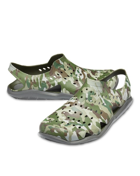 Camo swiftwater online crocs