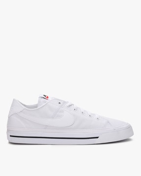 Nike sales clothing online