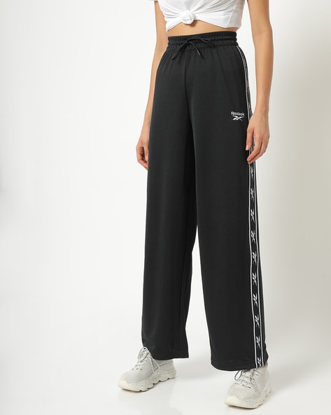 Over instelling vrachtauto is er Buy Black Track Pants for Women by Reebok Classic Online | Ajio.com