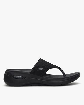 skechers chappals