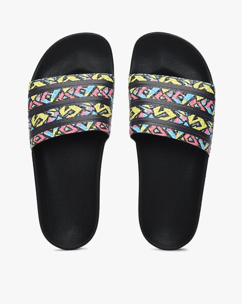 Snapdeal - Adidas Black Daily slippers at Rs 443 only