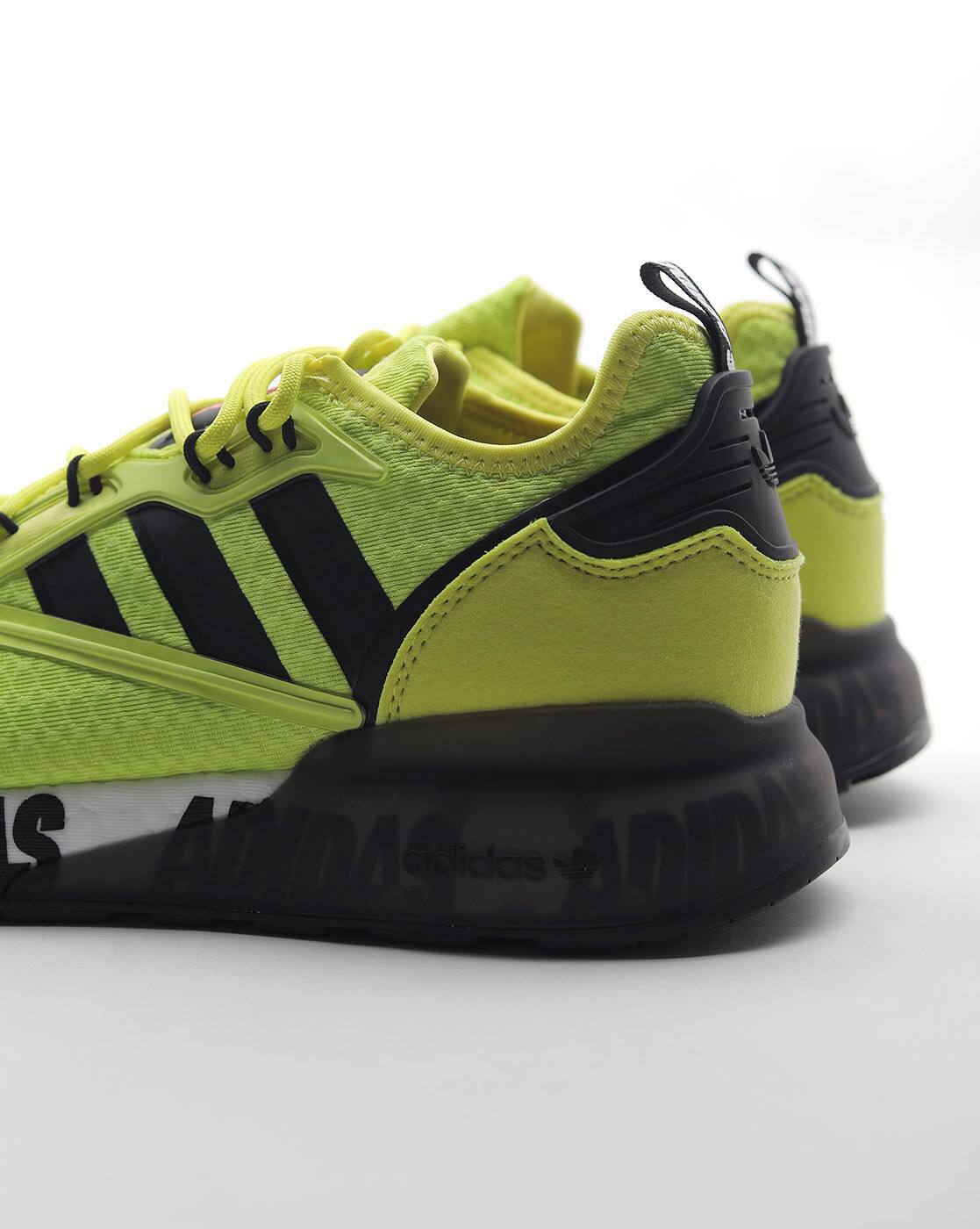 -1117Wx1400H-410279789-ayellow