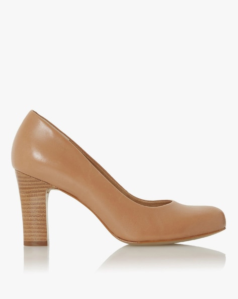 Tan pumps 2025 block heel