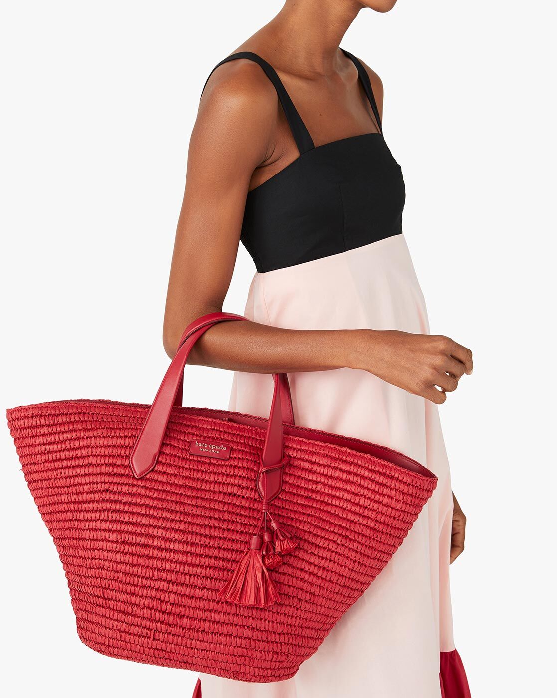 Kate Spade Down The Rabbit Hole Straw Daisy Tote (625 SAR) ❤ liked on  Polyvore featuring bags, handbags… | Kate spade tote bag, Straw beach bag, Kate  spade handbags