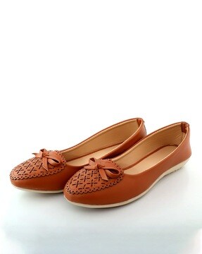 flat shoes price