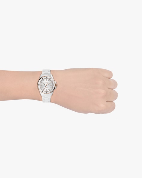 White colour 2025 wrist watch