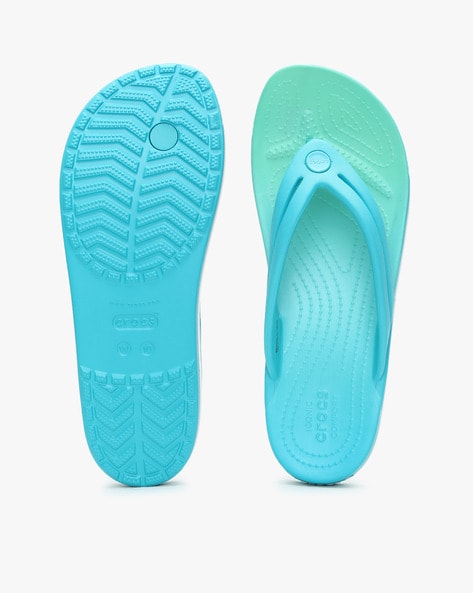 crocs iconic comfort flip flops