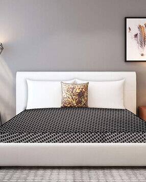 Checked Polyester King Size Mattress Protector