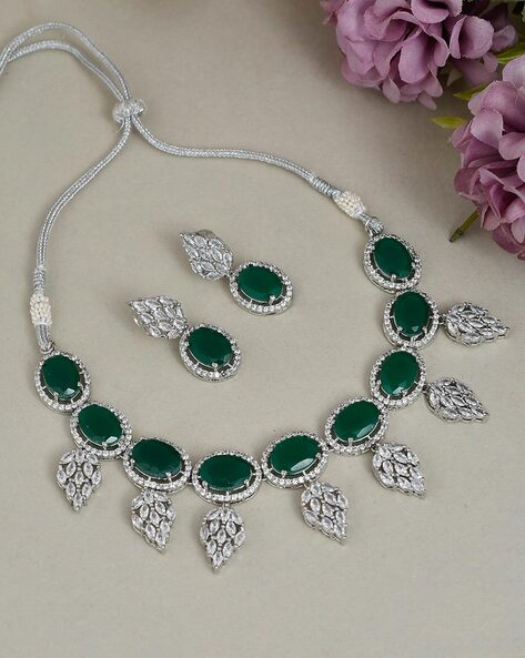 Women Beautiful And Stylish Design Attractive Green Diamond Necklace Set at  370000.00 INR in Pali | Madhuri Jewellers