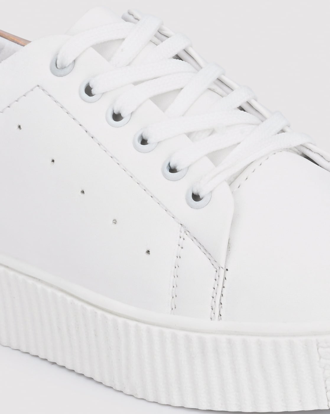 Witte plateau outlet sneakers