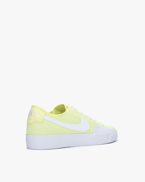 Nike yellow clearance sneakers mens