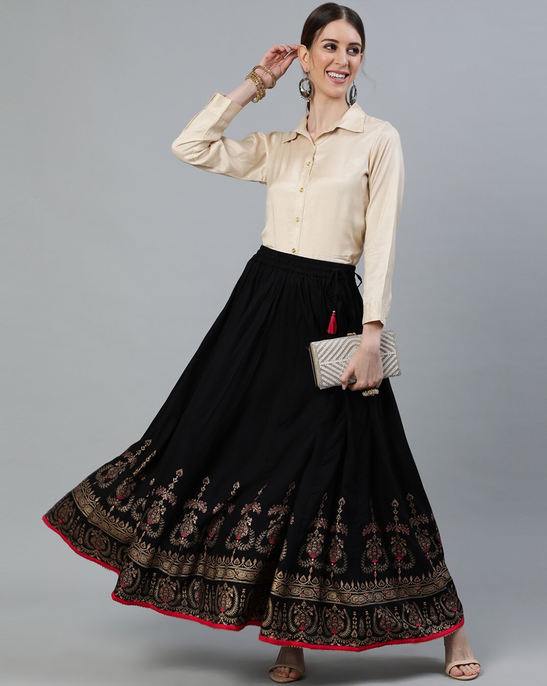 Kurti with deals black skirt