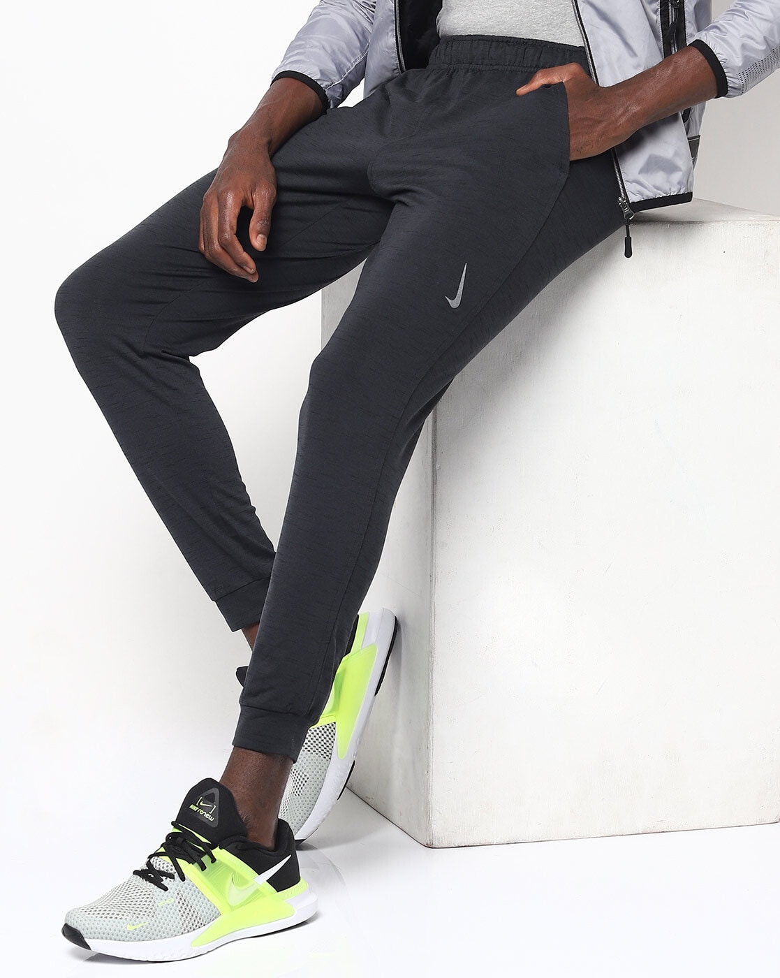 Nike Running Epic Luxe mid rise 7/8 leggings in blue wash | ASOS