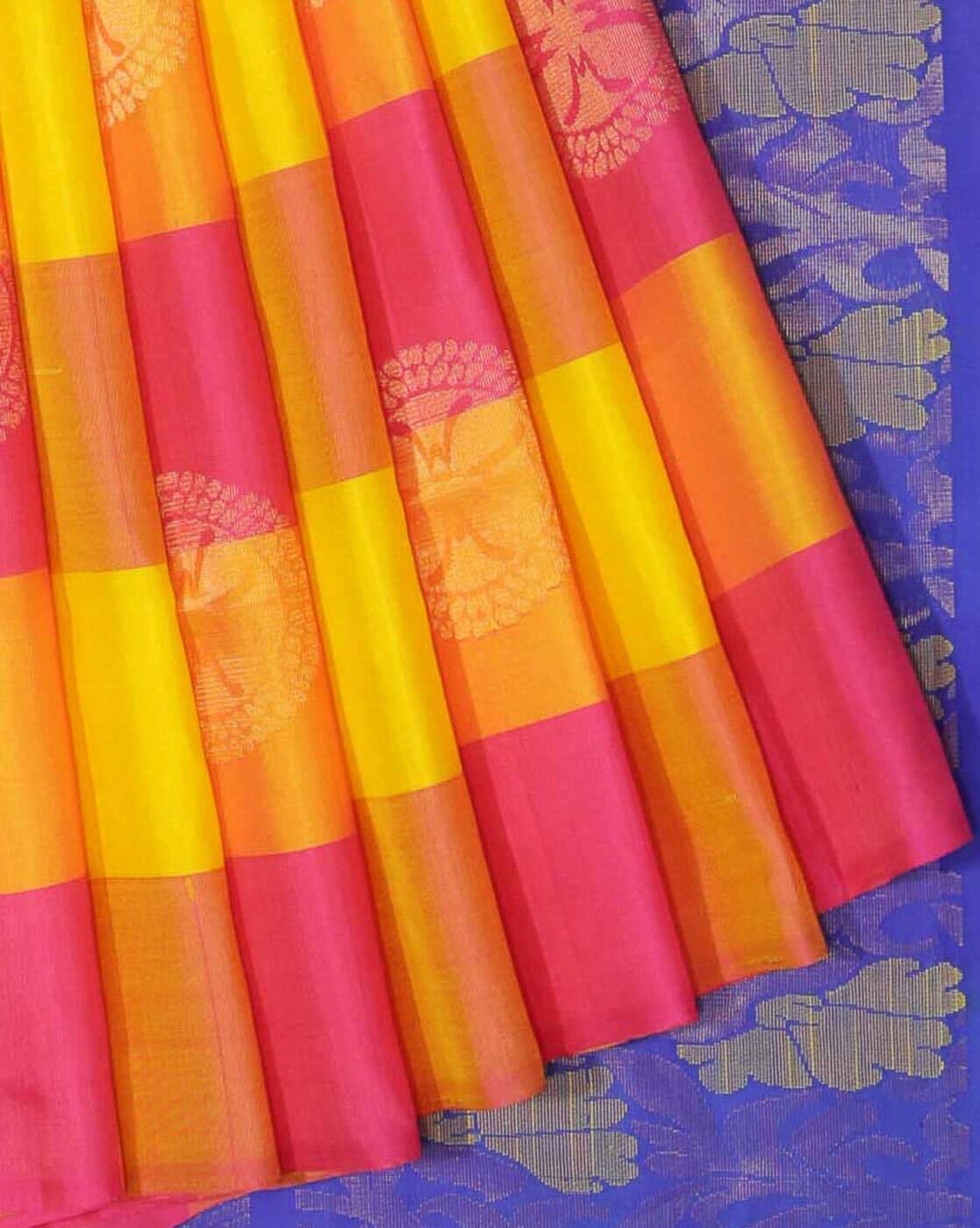 Linen Checks Sarees: Buy Latest Linen Checks Saree in India