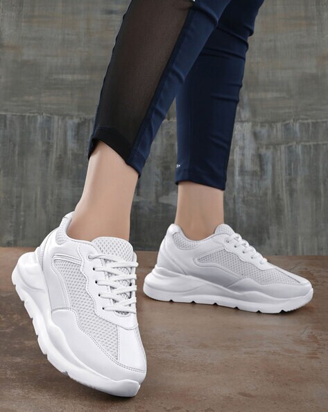 Ladies white outlet sports shoes