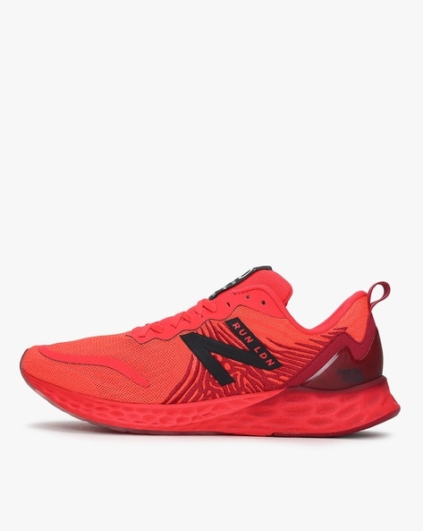 New balance hot sale red running shoes