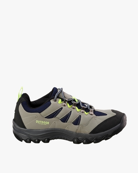 buy trekking shoes