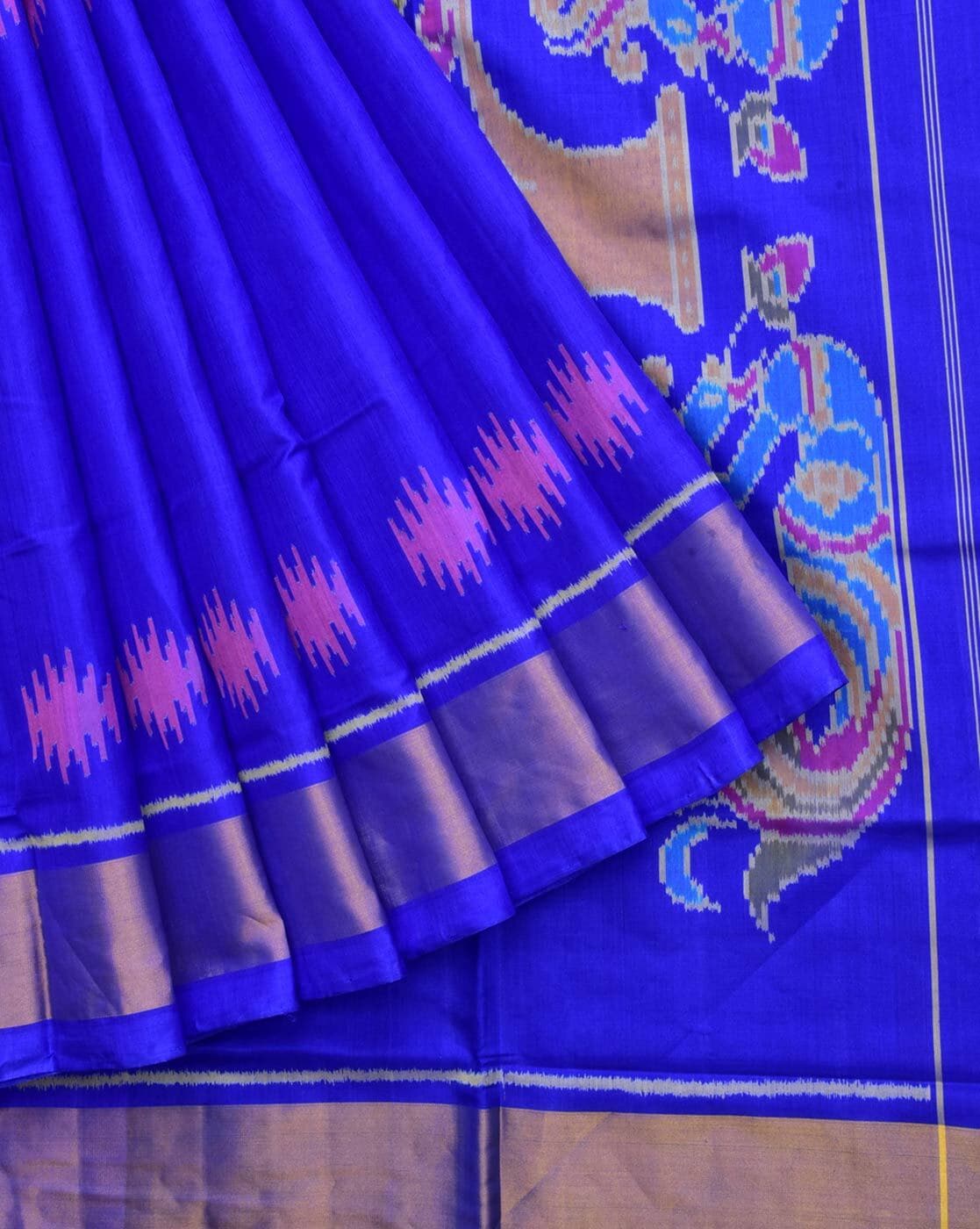 Buy Pothys Women Red & Gold-Toned Striped Jute Cotton Saree online |  Looksgud.in
