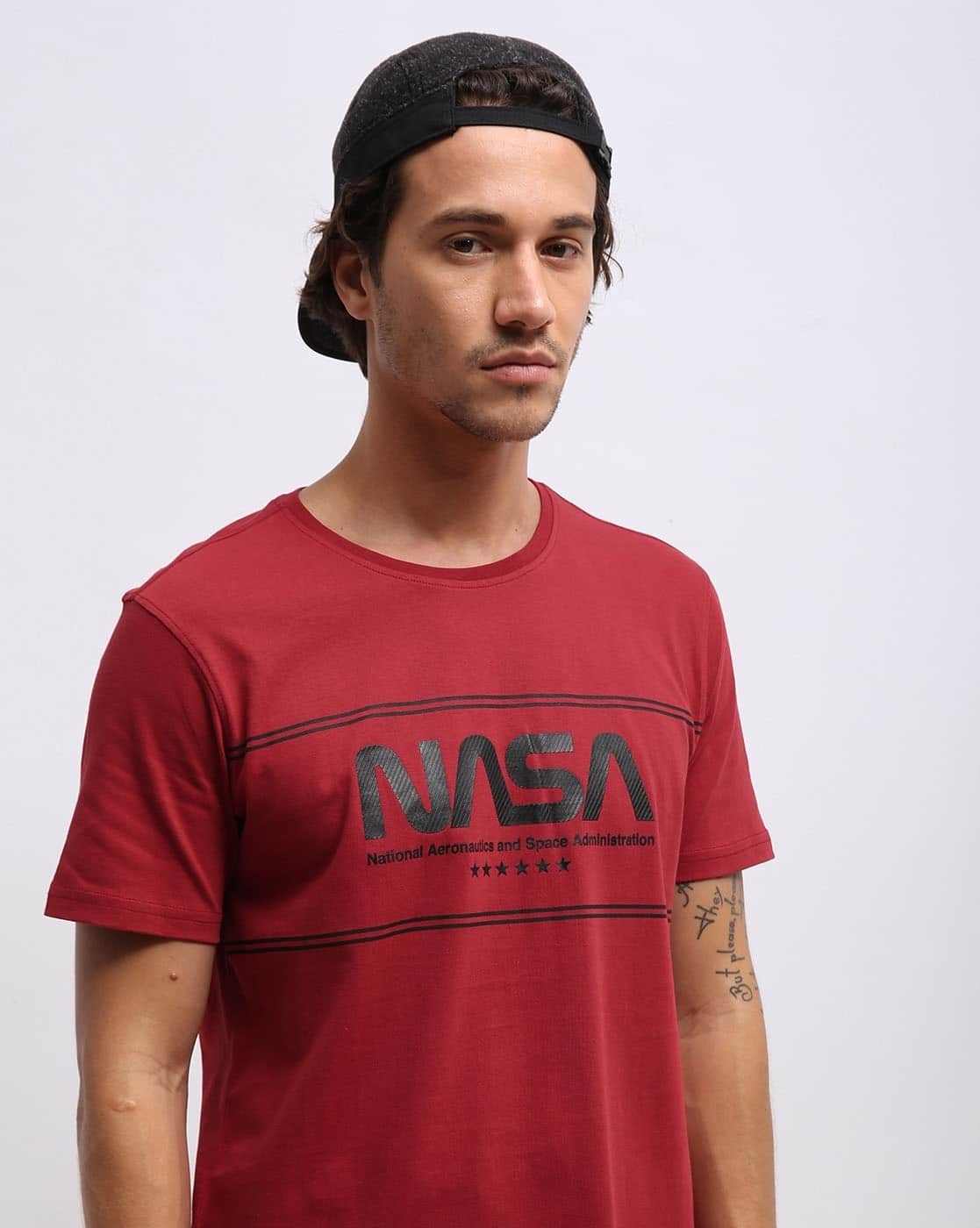 Buy Red Tshirts for Men by ALTHEORY 