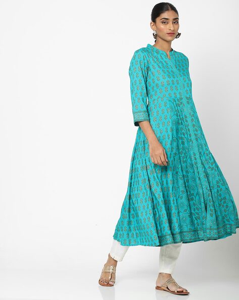 Buy online Embroidered Side Slit Kurta from Kurta Kurtis for Women by  Showoff for ₹1209 at 70% off | 2024 Limeroad.com