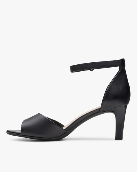 Clarks peep 2025 toe sandals