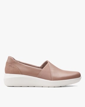 clarks womens shoes near me