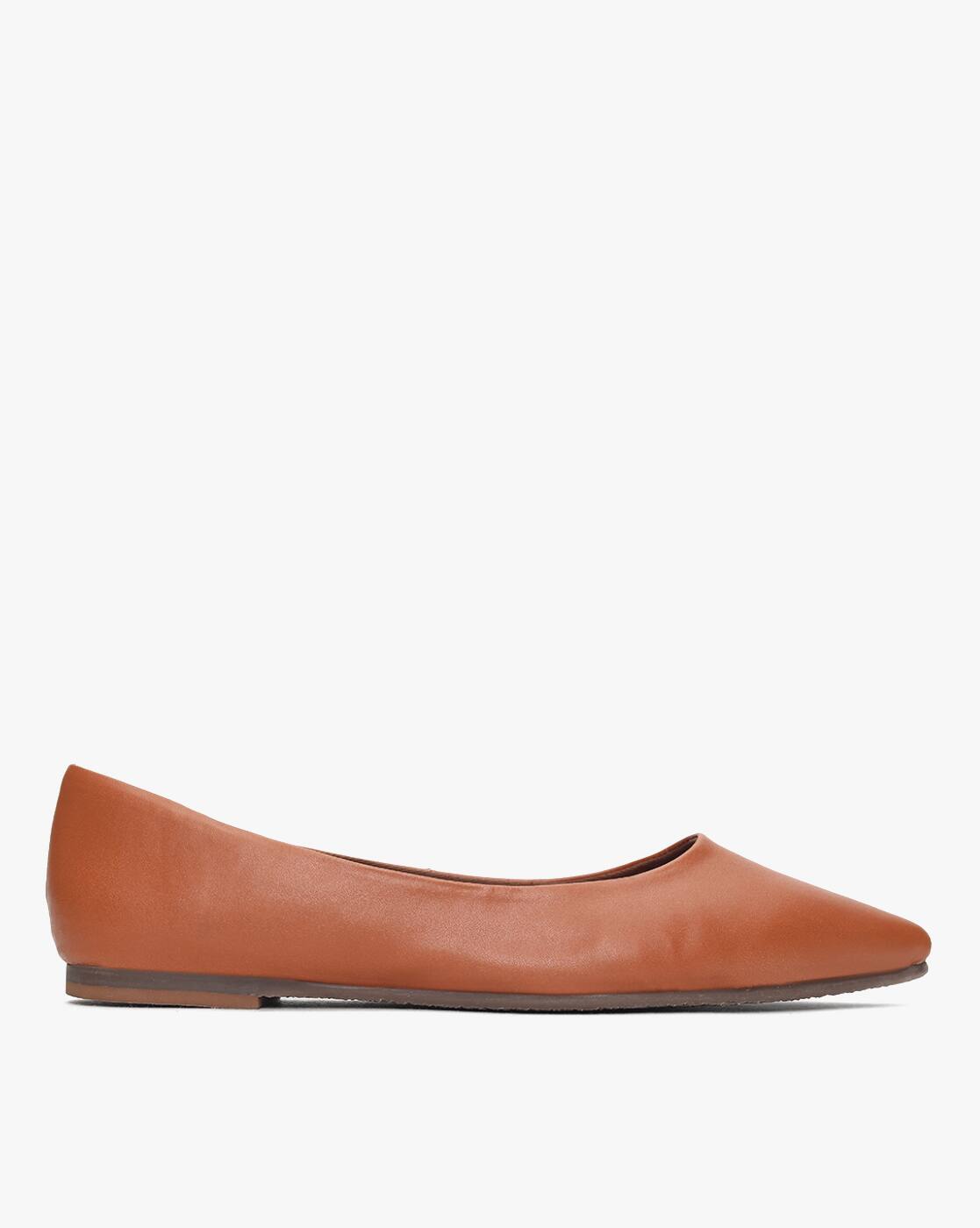 tan pointed flat shoes