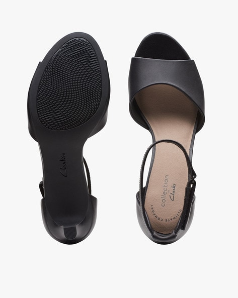 Clarks Black Nubuck Siara65 Flow Sandals | Curvissa