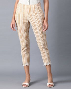 COTTON RELAXED ANKLE PANTS (STRIPED)