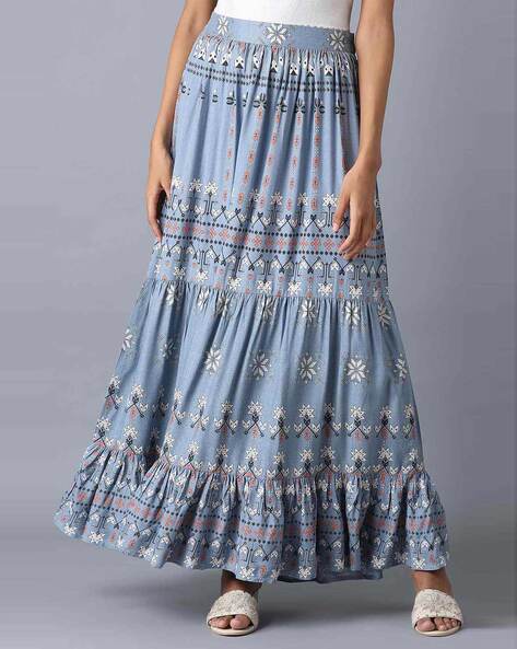 Patterned tiered clearance skirt