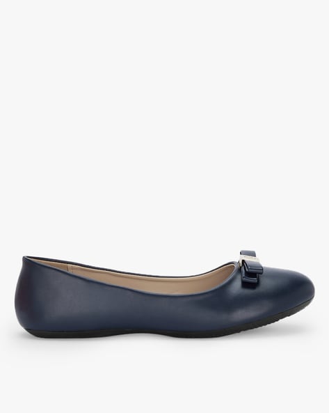 Ceriz Ballerinas with Bow Accent