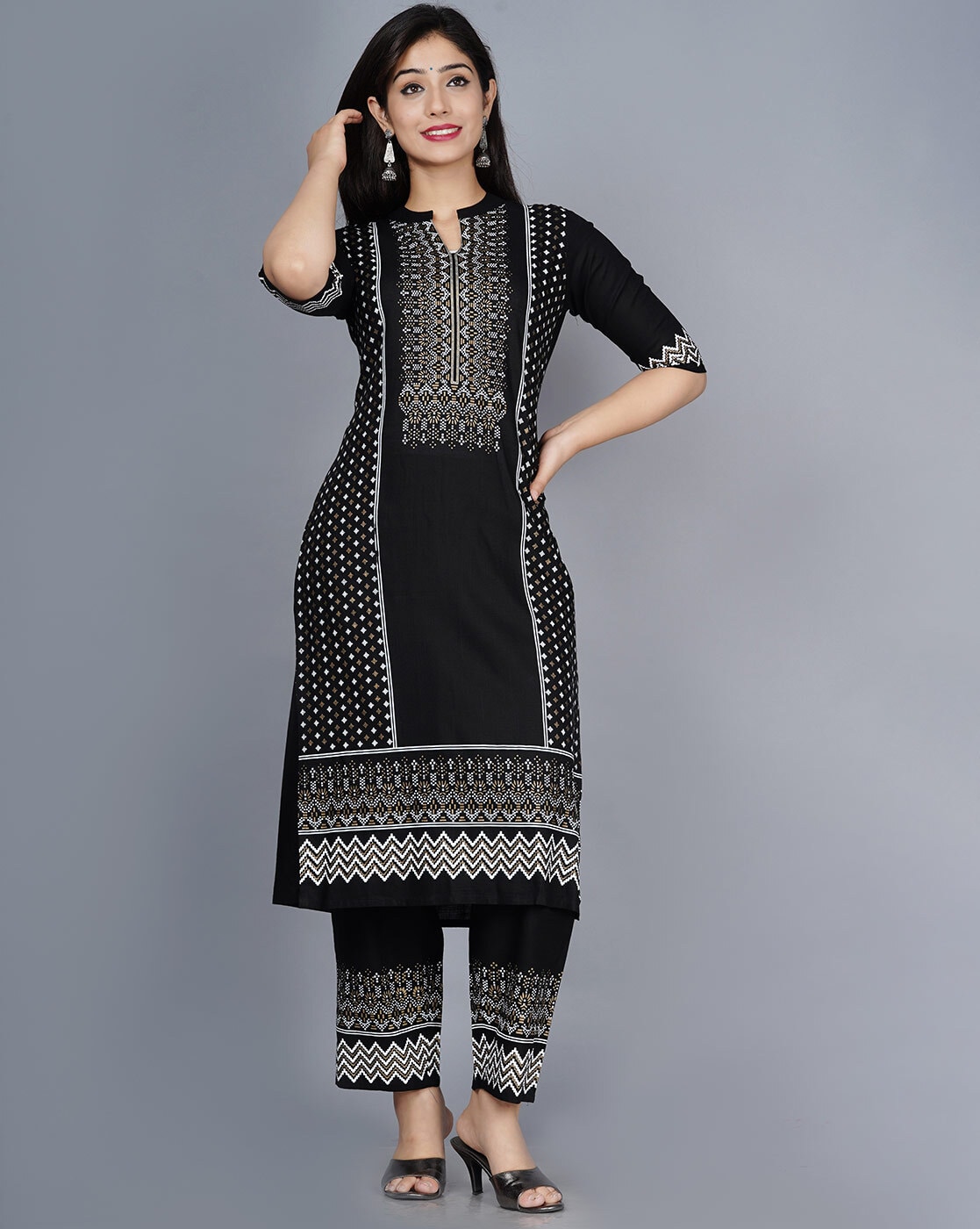 Buy Black Kurta Suit Sets for Women by KURTIPEDIA Online | Ajio.com