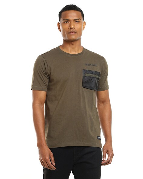 t shirt with zipper pocket