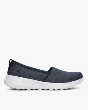 slip on skechers womens