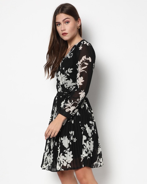 Buy Black Dresses for Women by HARPA Online | Ajio.com