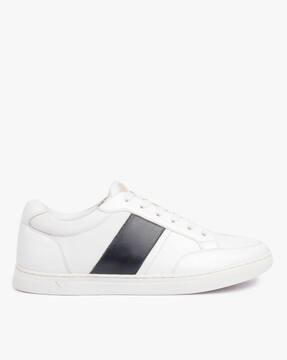 without less casual shoes