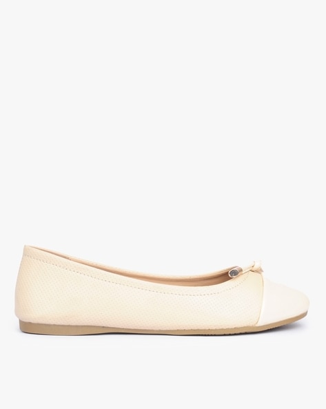 Ivory best sale ballerina flats