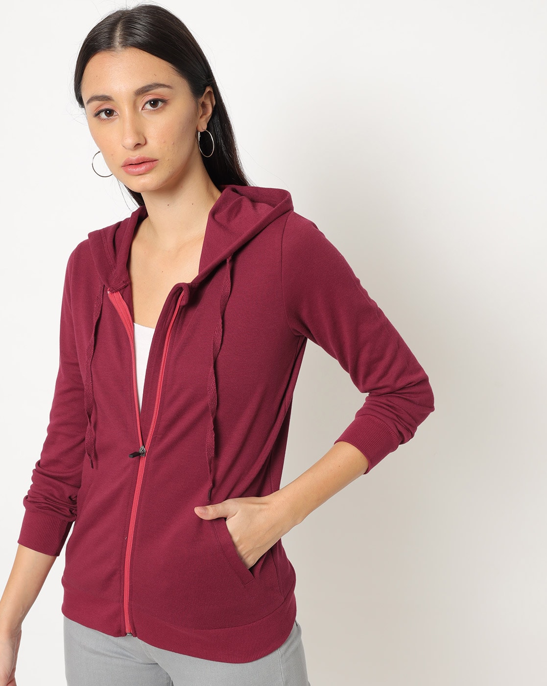 women's hooded sweatshirt with zipper pockets